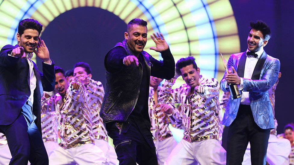 Қолмен салынған секс гифтері