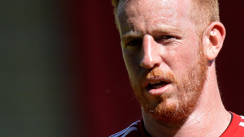 Non-league Salford sign Aberdeen striker Rooney
