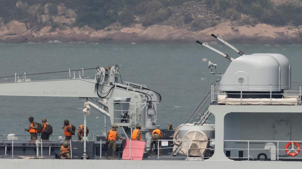 中国軍、軍事演習で台湾包囲の訓練 - BBCニュース