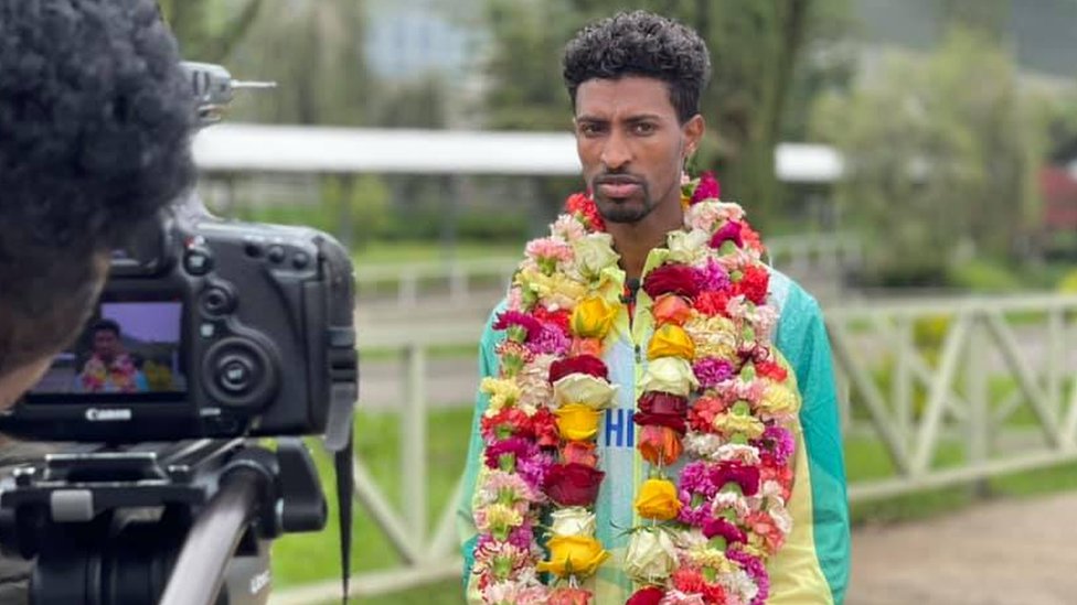 Qora beva ayolni sikish