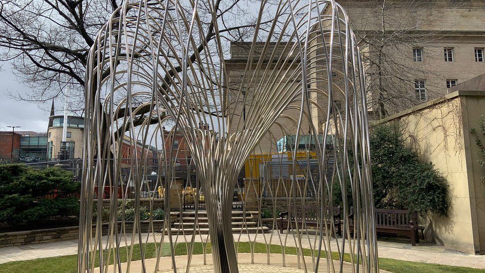 Covid memorial sculpture unveiled