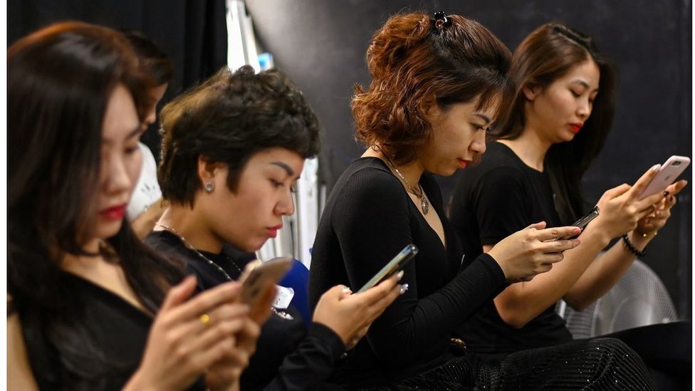 Vietnam to ban anonymous social media accounts