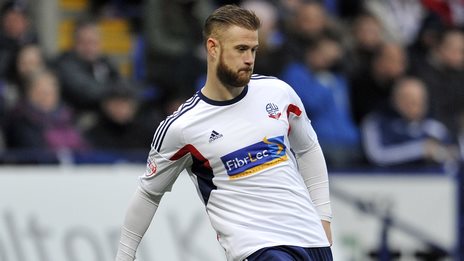 Forest sign ex-Bolton defender Mills