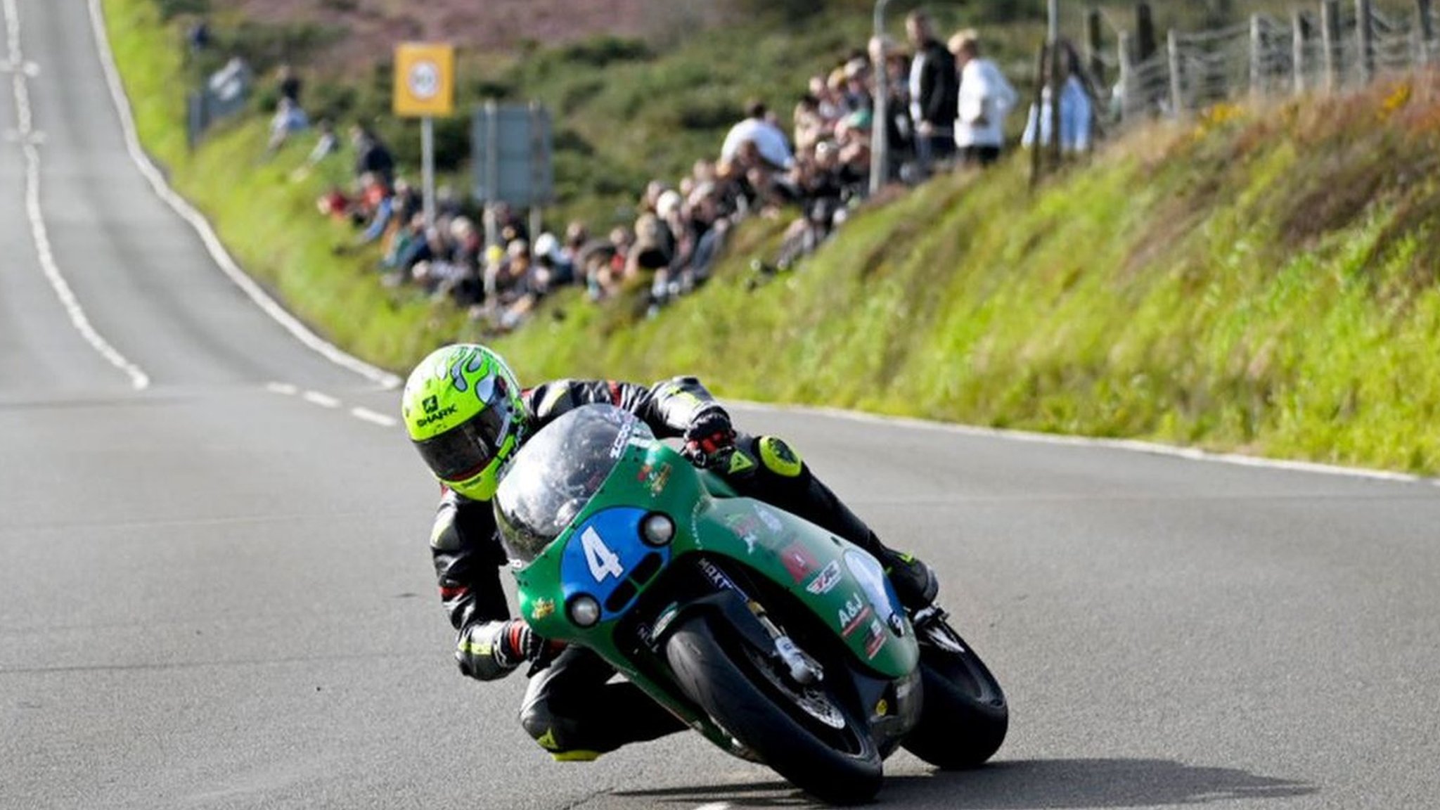 Michael Dunlop venceu hoje a corrida de Superbikes na Ilha de Man