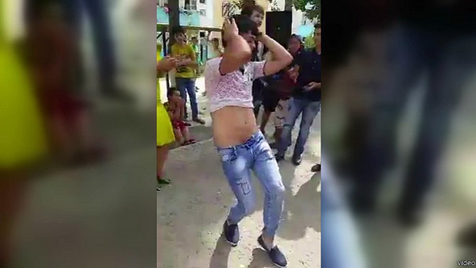 Lezbiyenlar bir-birlarini sorishadi Jinsiy qulni sunnat qilish videosi