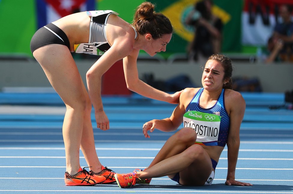 リオ五輪】米国とニュージーランドの選手、助け合い 陸上女子5000m - BBCニュース