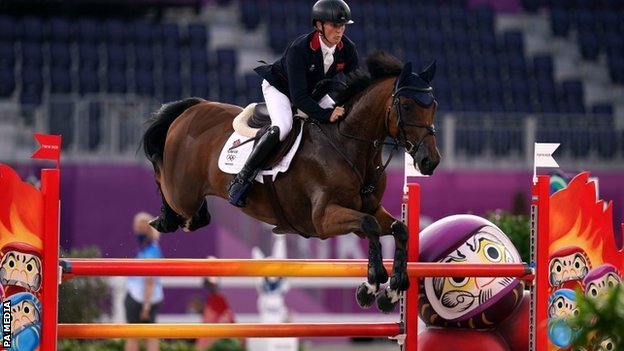 東京五輪】 イギリス、総合馬術団体で金 49年ぶり - BBCニュース