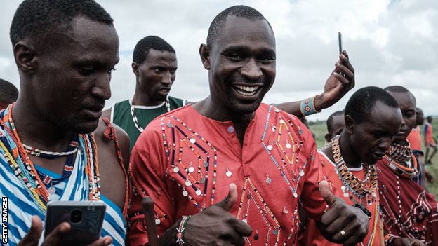 U xohlamaydi, lekin u yomon.