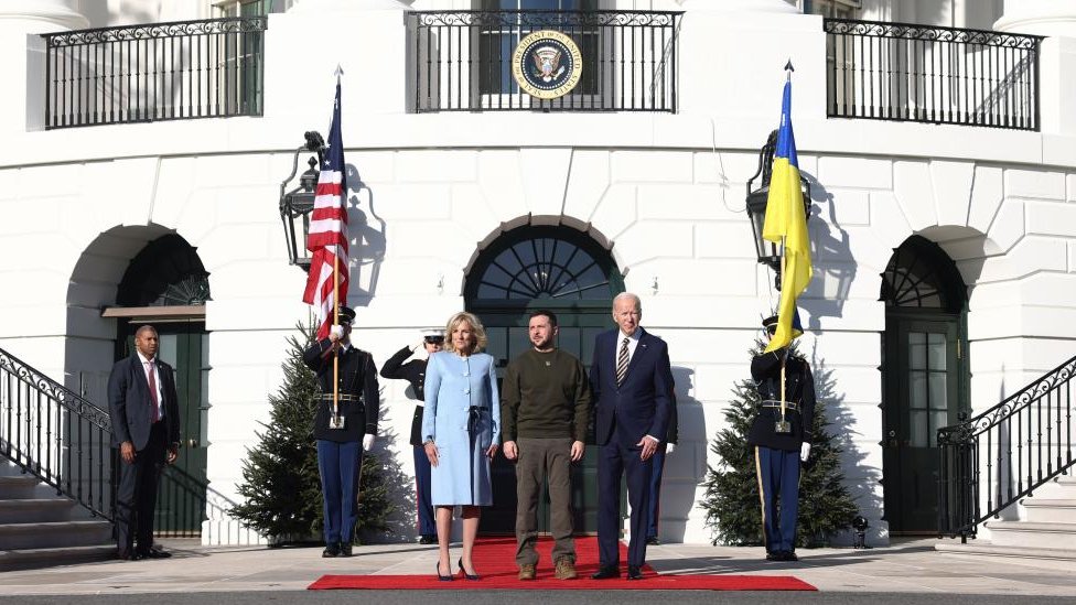 ゼレンスキー氏、ワシントンでバイデン氏と会談 ロシアの侵攻後初の