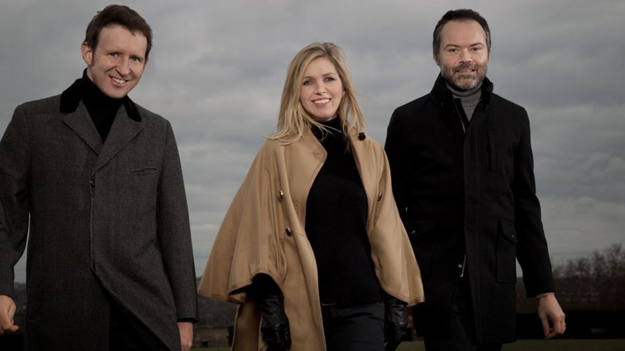 Saint Etienne: Why we love (most) Christmas music - BBC News