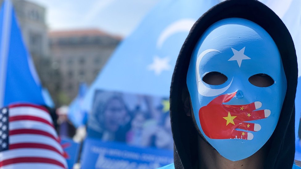 Uygur Türklerine yönelik 'insan hakları ihlalleri' nedeniyle Çin'e yaptırım uygulanmasını öngören yasa tasarısı ABD Temsilciler Meclisi'nden geçti - BBC News Türkçe