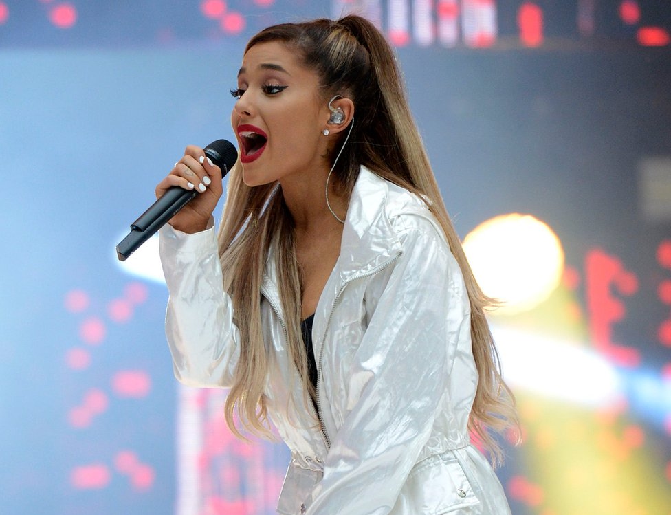 Ariana Grande en un concierto de 2016.