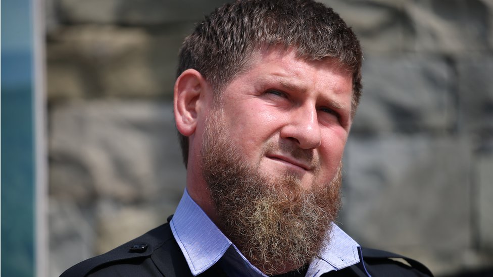 Женщины Чечни боятся выйти на улицу без платка
