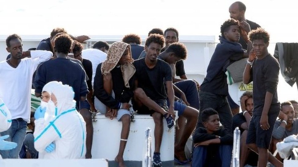 Italy migrant crisis: Government passes tough bill