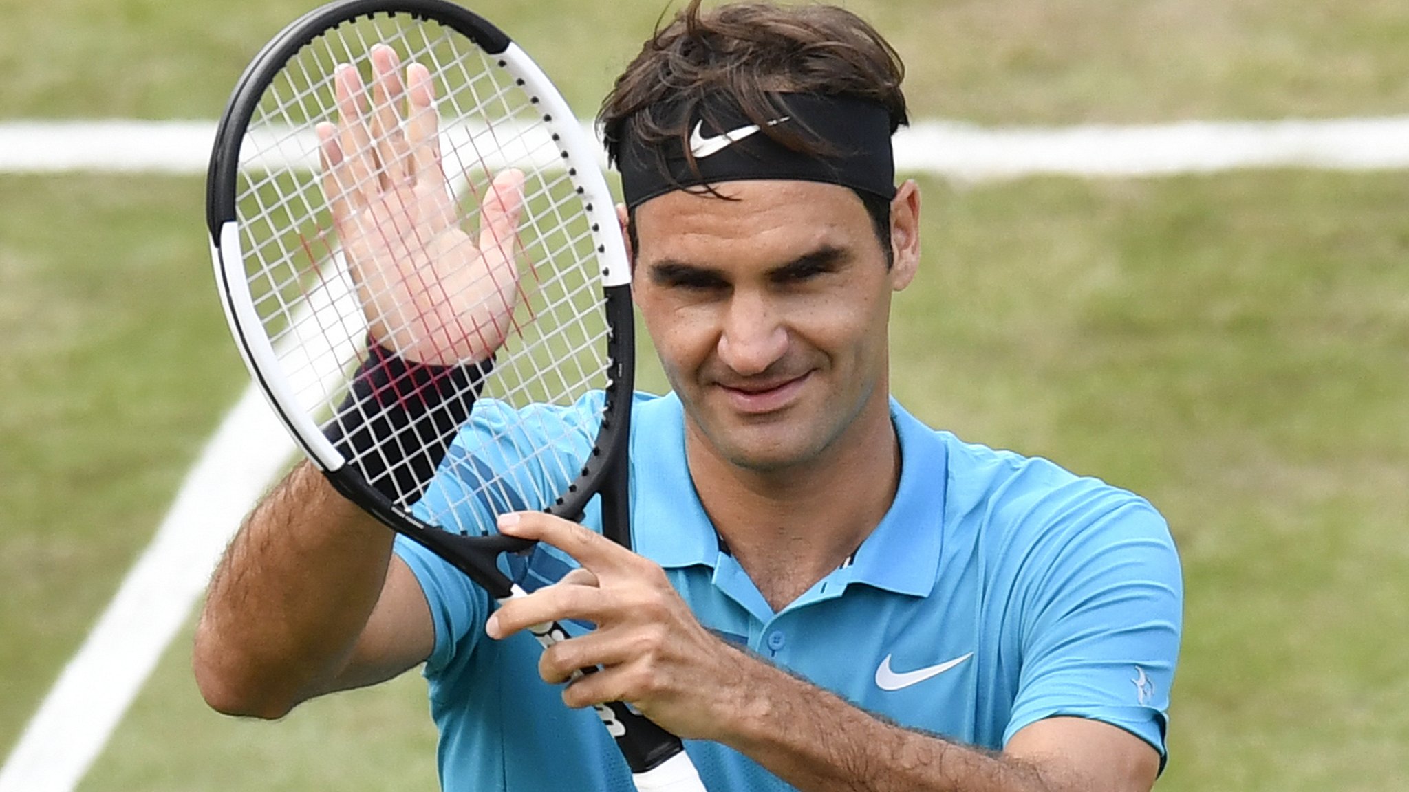 Mercedes Cup: Roger Federer beats Guido Pella to reach Stuttgart semi-finals