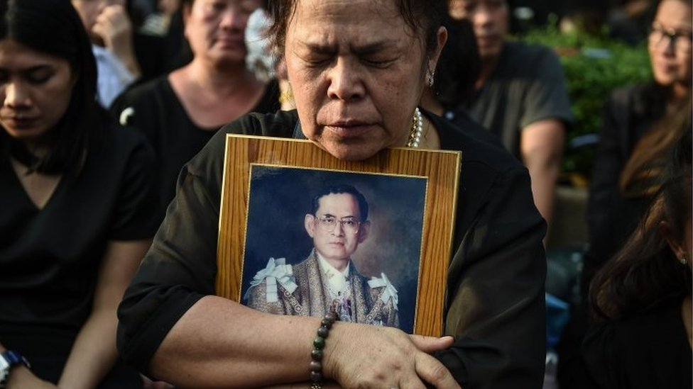 Yalangoch jinsiy aloqada tutilgan Keksa ayollarda sperma