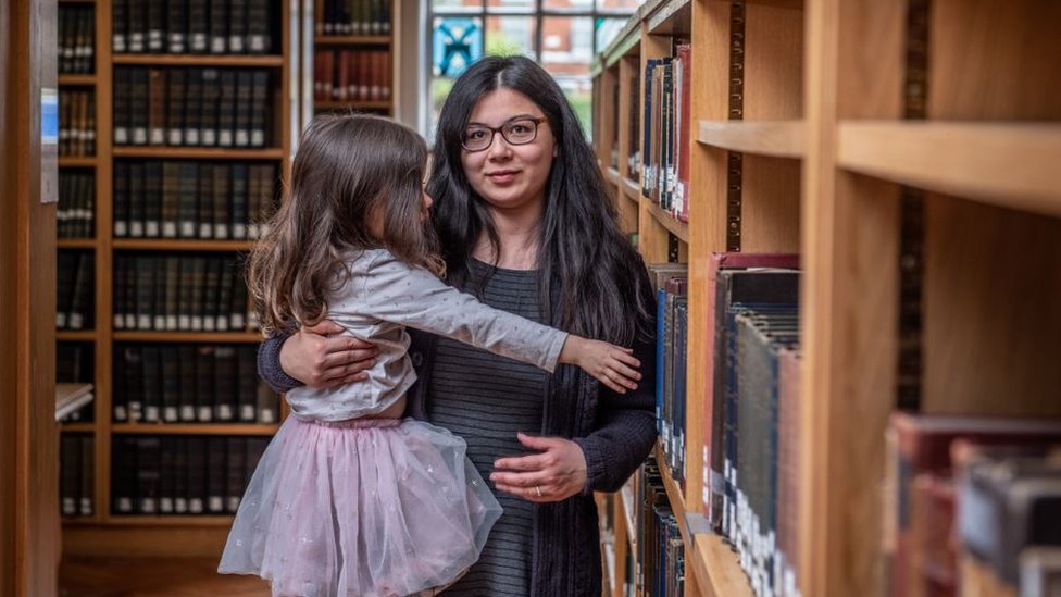 Pregnant at Oxford University: Juggling motherhood with studying
