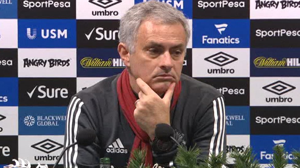 Watch: Scholes doesn't comment, he criticises - Mourinho