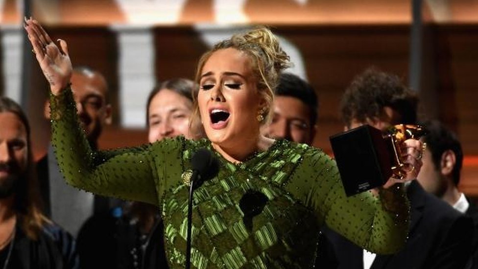 El mensaje de Adele a Beyoncé en los Grammy