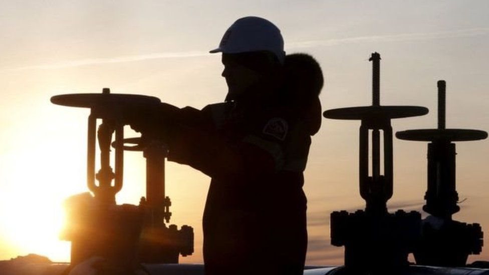 وزير الطاقة السعودي: أعضاء أوبك ملتزمون باتفاق خفض الإنتاج