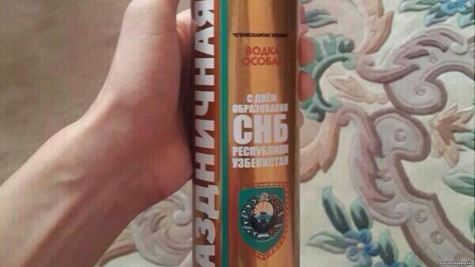 Jinsiy aloqa er va uning yosh xotini porno tomosha