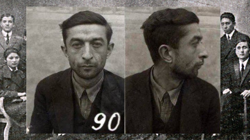 Қатты анусқа терең қол