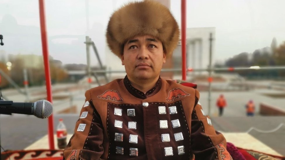 Көпейскідегі жалаңаш қыздардың суреттері