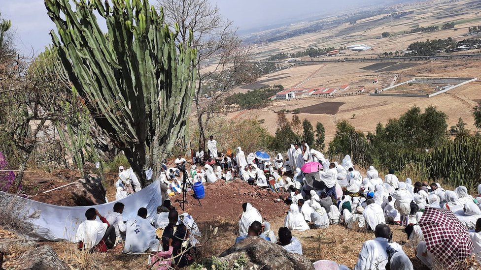 Yashirin kamerali qizlar vannada onanizm qiladi