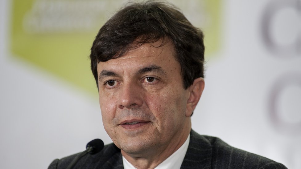 "De lo que vale una taza de café en Nueva York, US$3,5, un productor recibe US$0,05", explica Roberto Vélez, gerente general de la Federación Nacional de Cafeteros de Colombia.