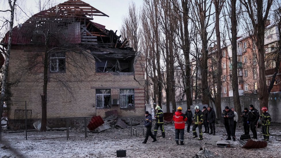 Explosions in central Kyiv after air raid warning