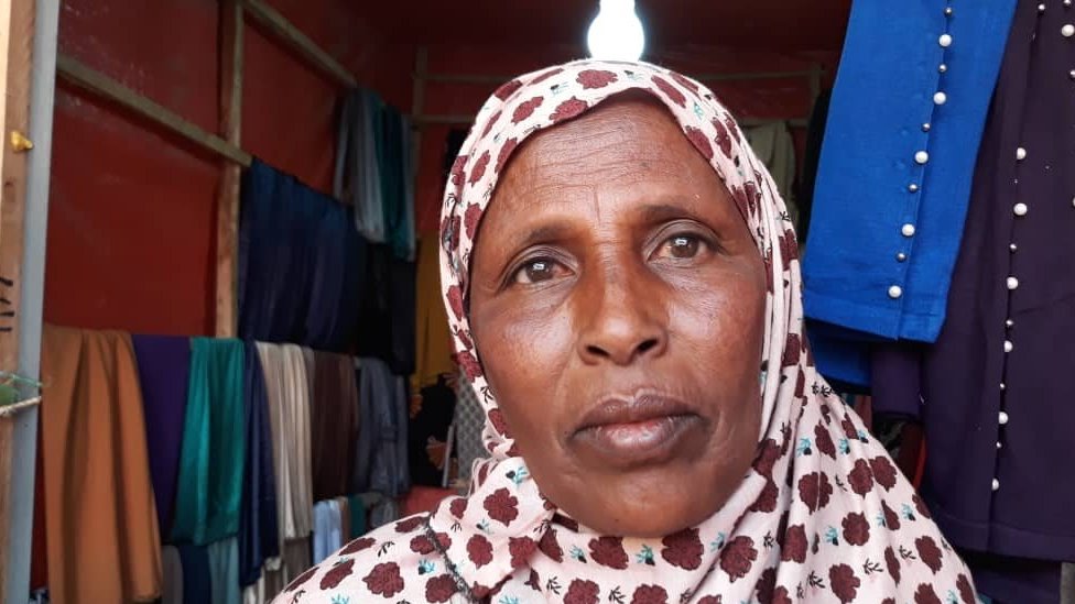 Jinsiy olatni videoga tegmasdan massaj qiling Jinsi shim kiygan qizning yakkaxon videosini onlayn tomosha qiling