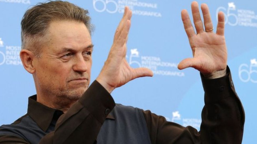وفاة جوناثان ديمي مخرج فيلم صمت الحملان عن 73 عاما Bbc News عربي