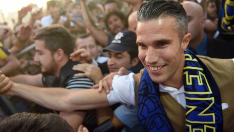 Van Persie arrives in Turkey