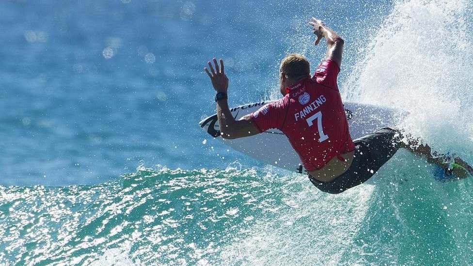 Qual velocidade um surfista atinge?