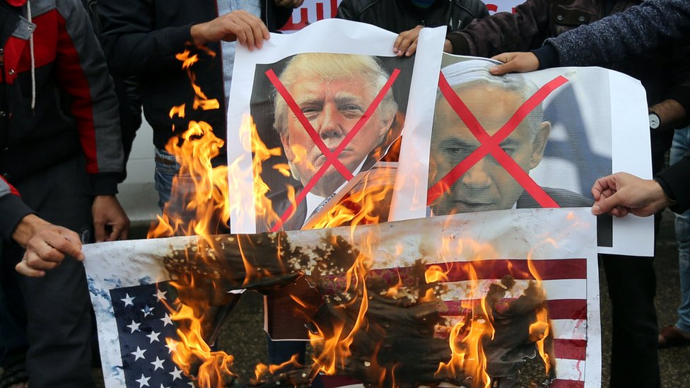 Manifestación contra Israel y Estados Unidos en los territorios palestinos.