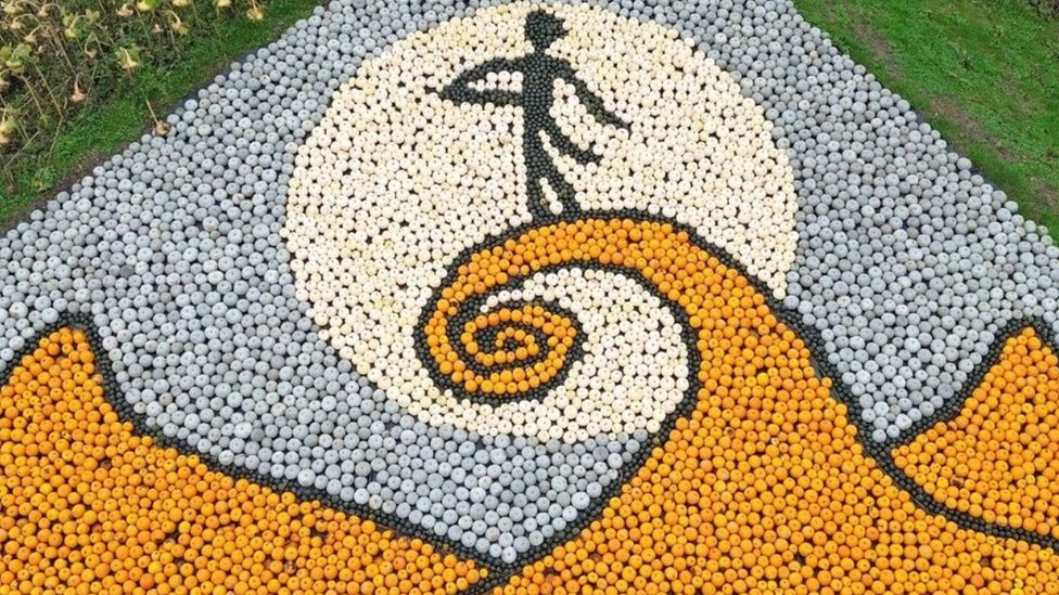Tim Burton-inspired pumpkin mosaic sets world record - BBC News