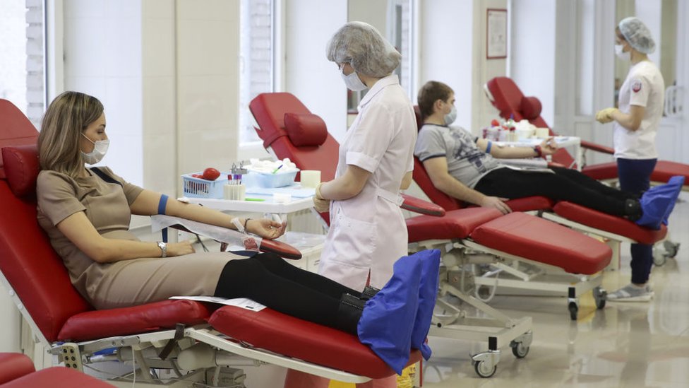 Fransuz tilida meni sev jinsiy bacchanaliyani tomosha qiling Nijniy Novgoroddagi juftliklar uchun erotik massaj