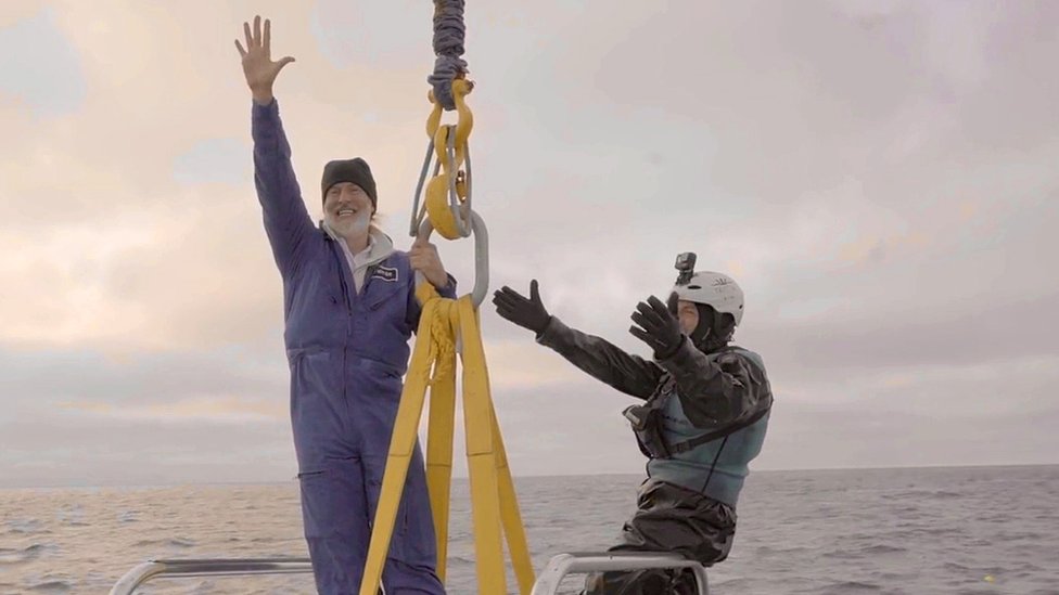 Foto: Ele foi o primeiro homem a descer sozinho num batiscafo ao fundo da  Fossa das Marianas, no Oceano Pacífico. - Purepeople