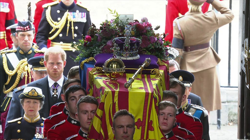 觀看英國女王伊麗莎白二世葬禮上的精彩瞬間 - CBBC新聞綜合頻道