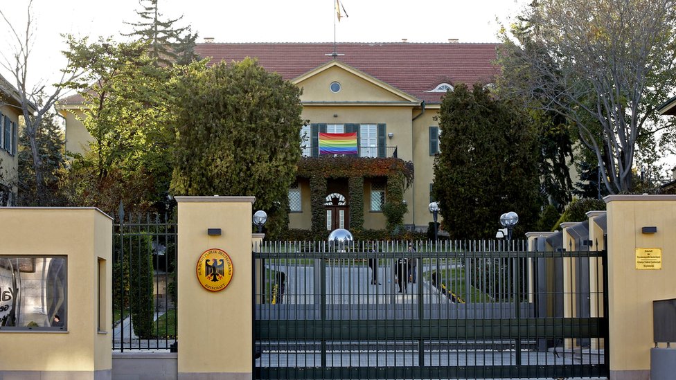 Porno video tomosha qilish