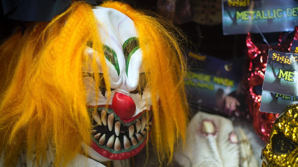 Детские страхи: почему ребенок боится клоунов?