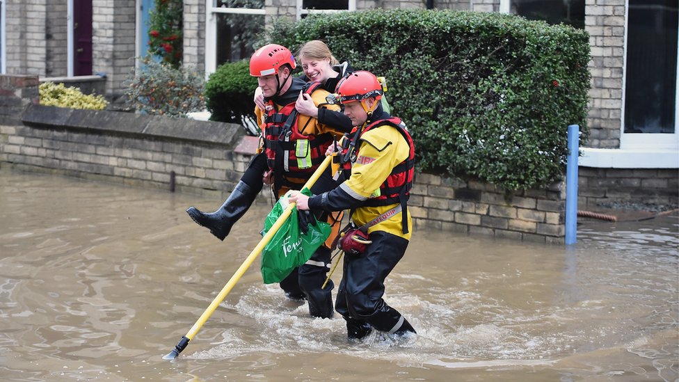 BBC News - In Pictures: UK Flooding Continues