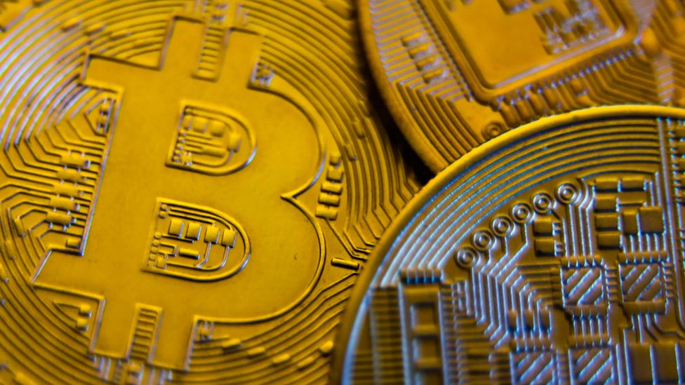 A kriptába történő befektetés jellemzői, Nyomon lehet követni a bitcoin transzfert