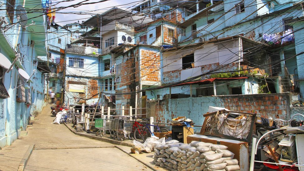Coronavírus: Sem plano do governo para favelas, moradores e organizações se  juntam para controlar contágio - BBC News Brasil