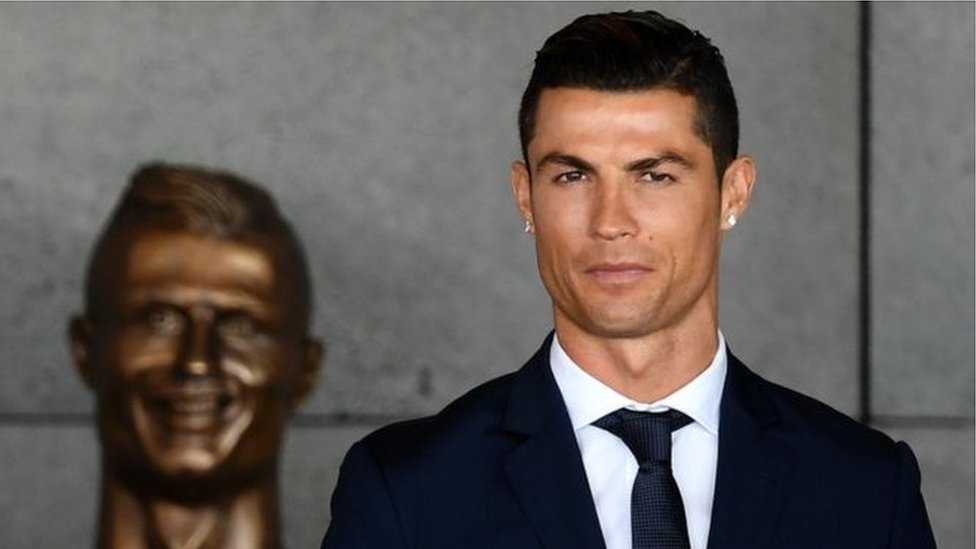 Bekor qilinayotgan mushuk suratlari Jinsiy aloqa haqida batafsil hikoya