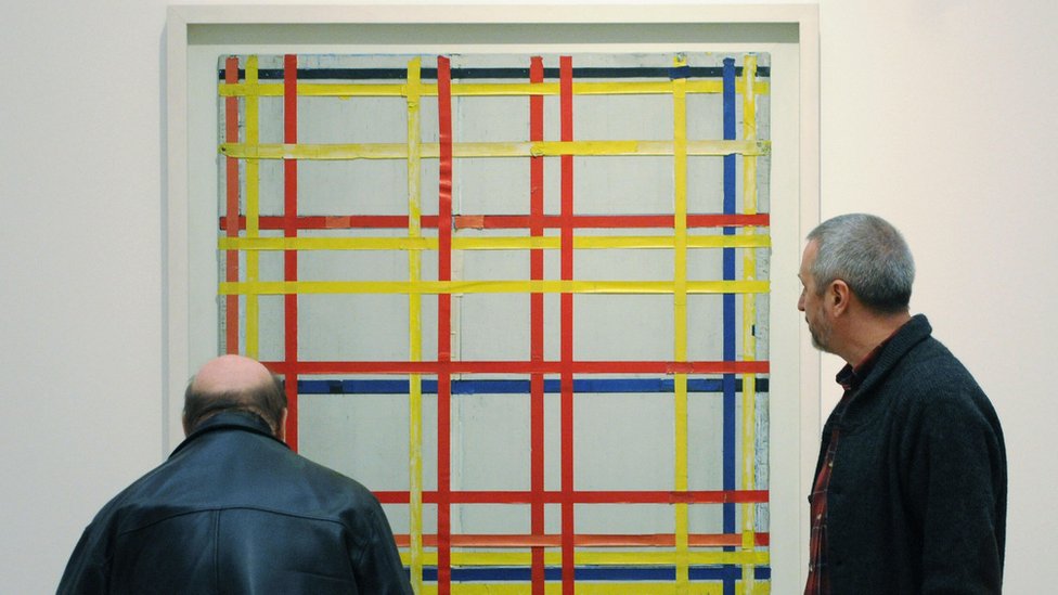 抽象画家モンドリアンの作品、75年間逆さまに展示か - BBCニュース
