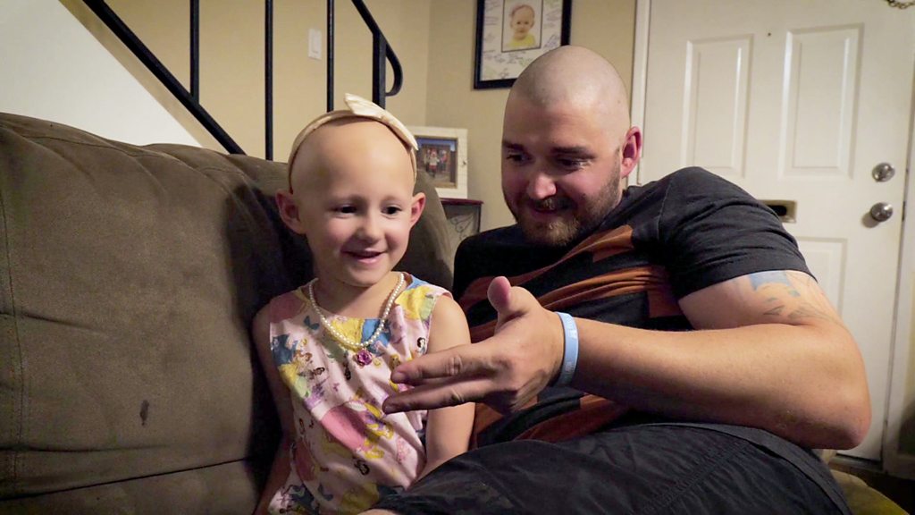 Dad Shaves His Head To Look Like His Daughter With Alopecia Cbbc Newsround 