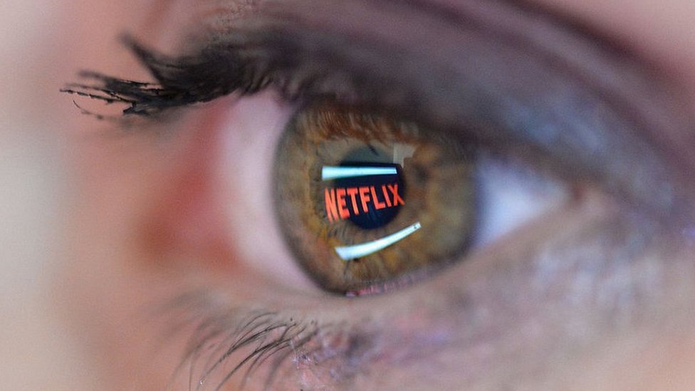 Netflix reflejado en una pupila