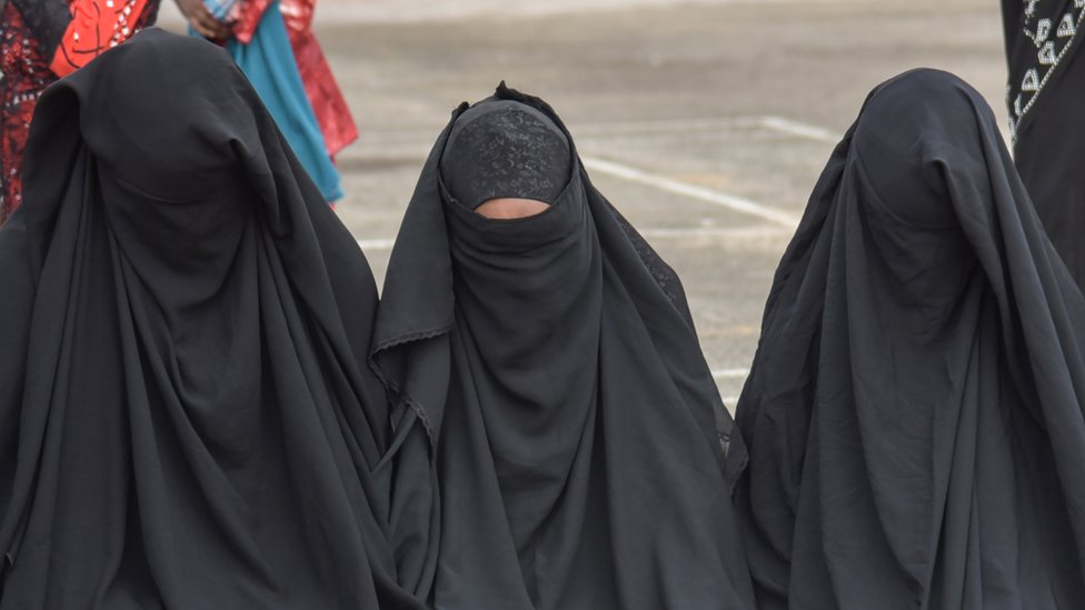 Tayt kiygan arab ayol Tayt kiygan arab ayol