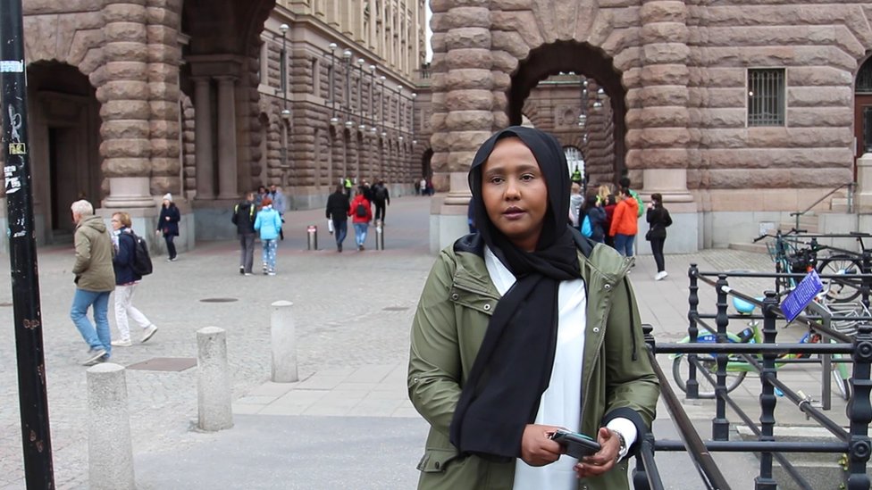 Moynali kiyimda sikish